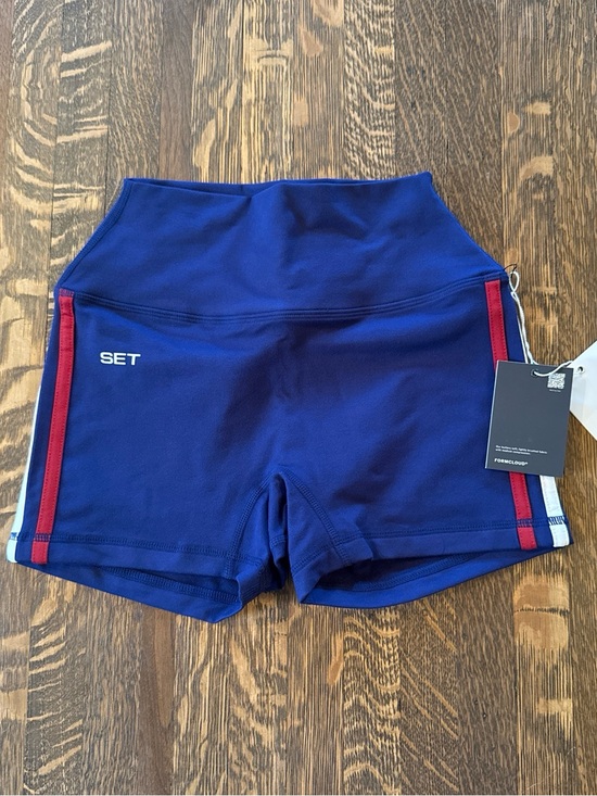 SET Active Pants - NWT SET Active Stripe Shorts in Firework- size xs